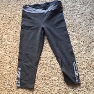 Athleta Capri leggings